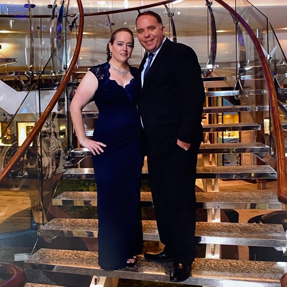 ✈️Meet your Posh Ambassador, Robin!✈️ - Picture 2 of 14